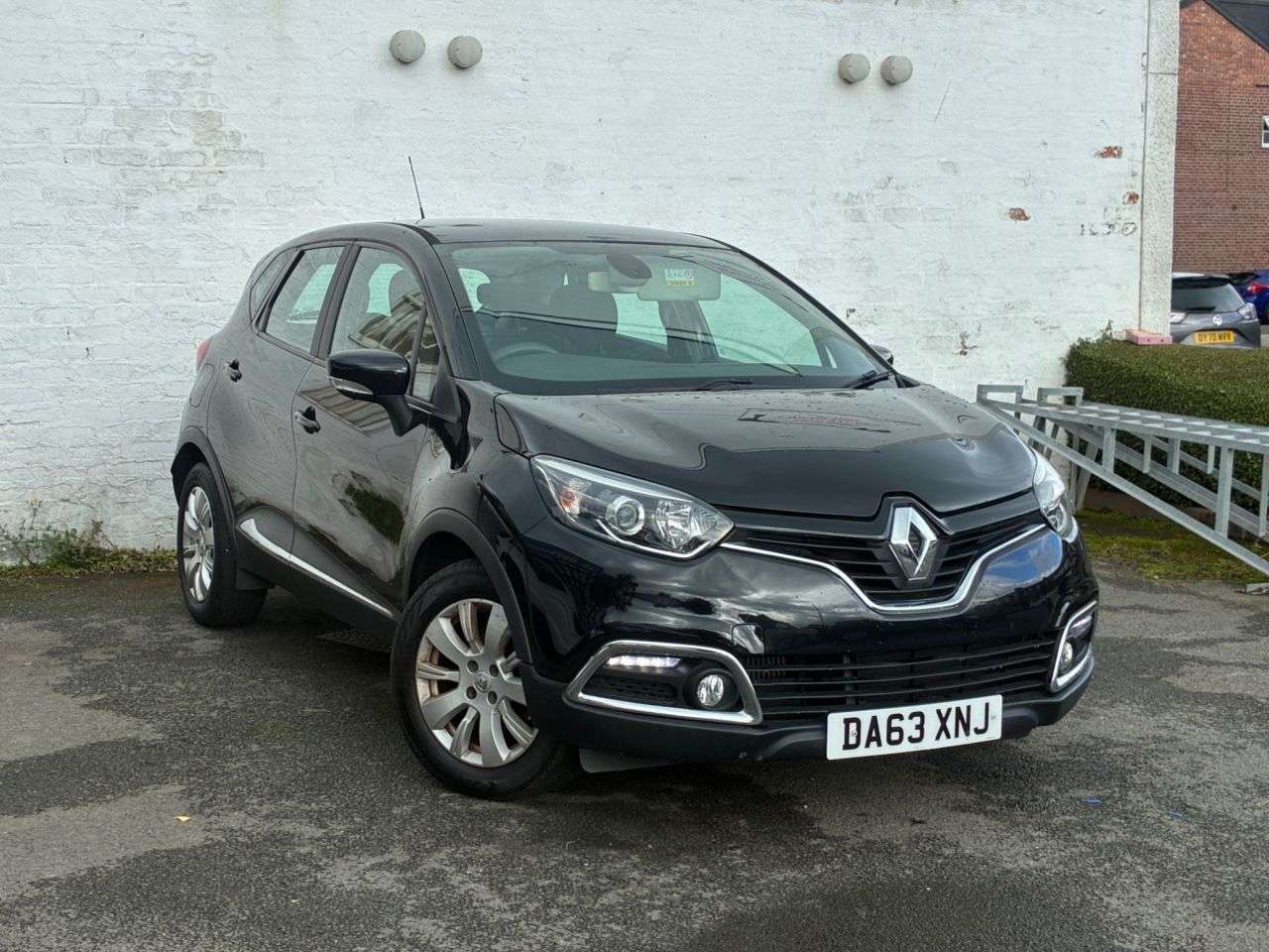 A 2014 RENAULT CAPTUR 1.5 dCi ENERGY Expression + Convenience SUV 5dr Diesel Manual Euro 5 (s/s) A 2014 RENAULT CAPTUR 1.5 dCi ENERGY Expression + Convenience SUV 5dr Diesel Manual Euro 5 (s/s)