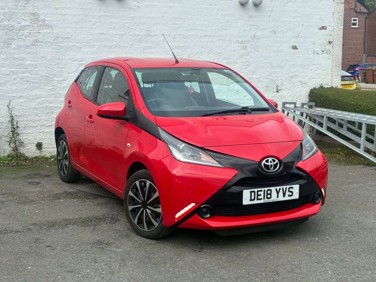 A 2018 TOYOTA AYGO 1.0 VVT-i x-play Hatchback 5dr Petrol Manual Euro 6 (68 ps) 2 KEYS,AIR CON. A 2018 TOYOTA AYGO 1.0 VVT-i x-play Hatchback 5dr Petrol Manual Euro 6 (68 ps) 2 KEYS,AIR CON.