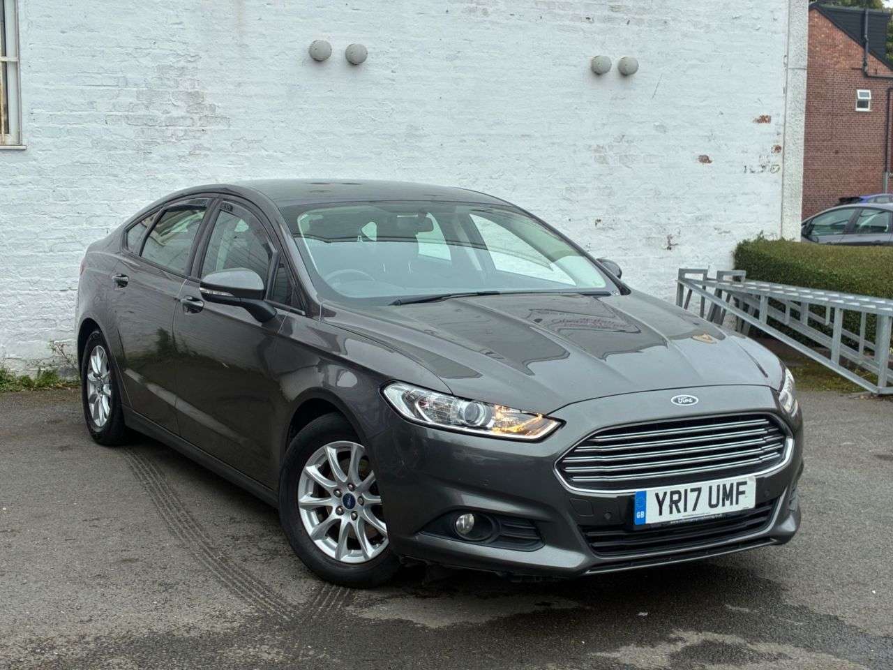 A 2017 FORD MONDEO 1.5 TDCi ECOnetic Style Hatchback 5dr Diesel Manual Euro 6 (s/s) (120 ps) S A 2017 FORD MONDEO 1.5 TDCi ECOnetic Style Hatchback 5dr Diesel Manual Euro 6 (s/s) (120 ps) S