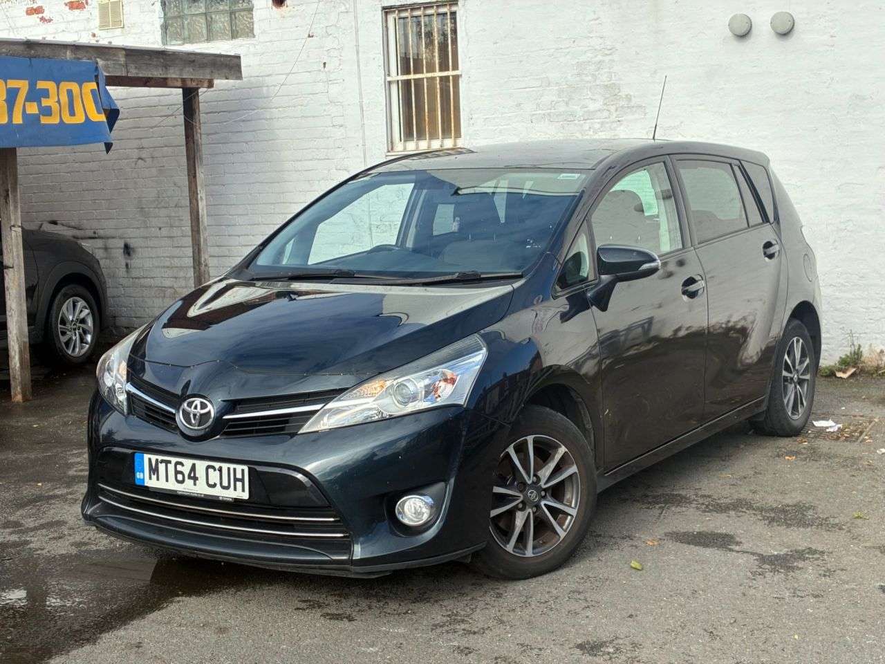 A 2015 TOYOTA VERSO 1.6 V-Matic Icon MPV 5dr Petrol Manual Euro 5 Euro 5 (132 ps) RECENT CLUTCH A 2015 TOYOTA VERSO 1.6 V-Matic Icon MPV 5dr Petrol Manual Euro 5 Euro 5 (132 ps) RECENT CLUTCH