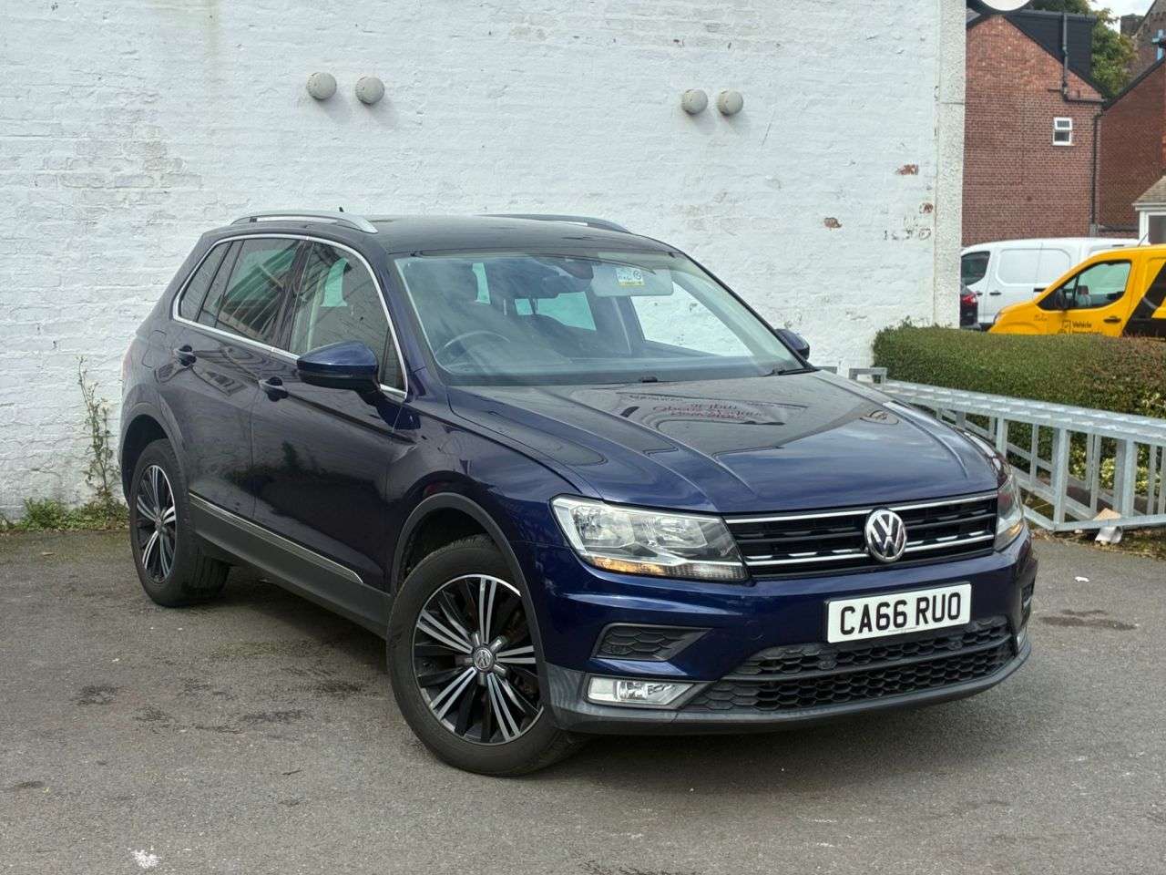 A 2016 VOLKSWAGEN TIGUAN 2.0 TDI BlueMotion Tech SE Navigation SUV 5dr Diesel DSG 4Motion Euro 6 (s/ A 2016 VOLKSWAGEN TIGUAN 2.0 TDI BlueMotion Tech SE Navigation SUV 5dr Diesel DSG 4Motion Euro 6 (s/
