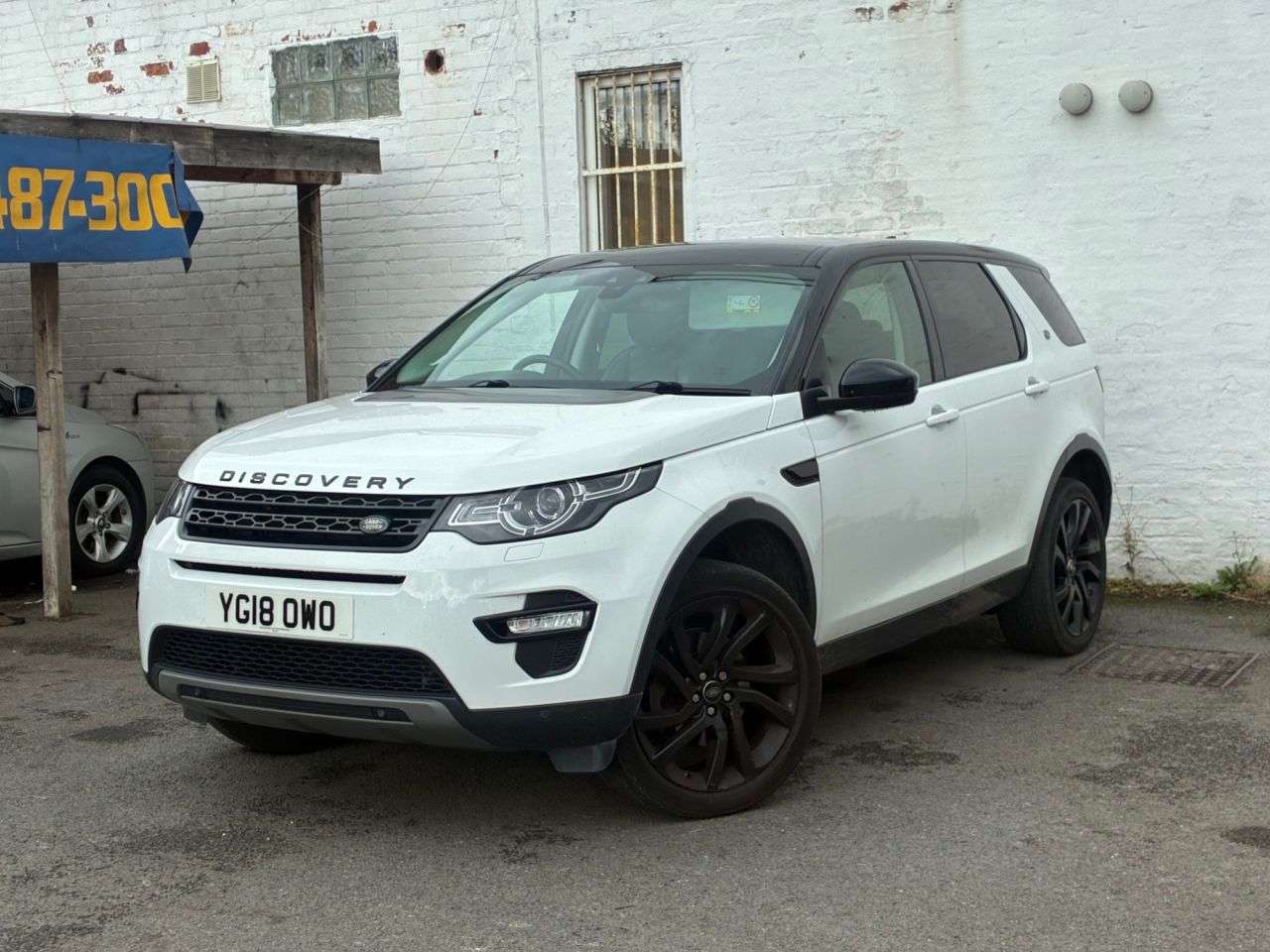 A 2018 LAND ROVER DISCOVERY SPORT 2.0 TD4 HSE Black SUV 5dr Diesel Auto 4WD Euro 6 (s/s) (180 ps) SAT NAV, FU A 2018 LAND ROVER DISCOVERY SPORT 2.0 TD4 HSE Black SUV 5dr Diesel Auto 4WD Euro 6 (s/s) (180 ps) SAT NAV, FU