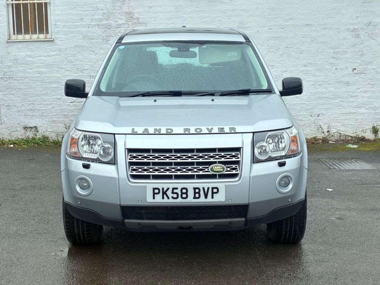 A 2008 LAND ROVER FREELANDER 2 2.2 TD4 SE SUV 5dr Diesel Auto 4WD Euro 4 (160 ps) LOW MILEAGE, MOT 08/2027 A 2008 LAND ROVER FREELANDER 2 2.2 TD4 SE SUV 5dr Diesel Auto 4WD Euro 4 (160 ps) LOW MILEAGE, MOT 08/2027