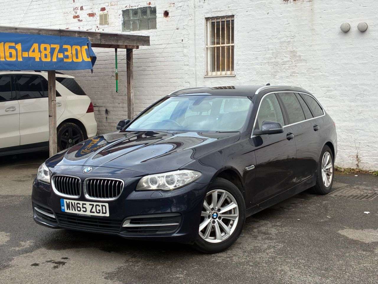 A 2015 BMW 5 SERIES 2.0 520d SE Touring 5dr Diesel Manual Euro 6 (s/s) (190 ps) 2 KEYS,HEATED L A 2015 BMW 5 SERIES 2.0 520d SE Touring 5dr Diesel Manual Euro 6 (s/s) (190 ps) 2 KEYS,HEATED L