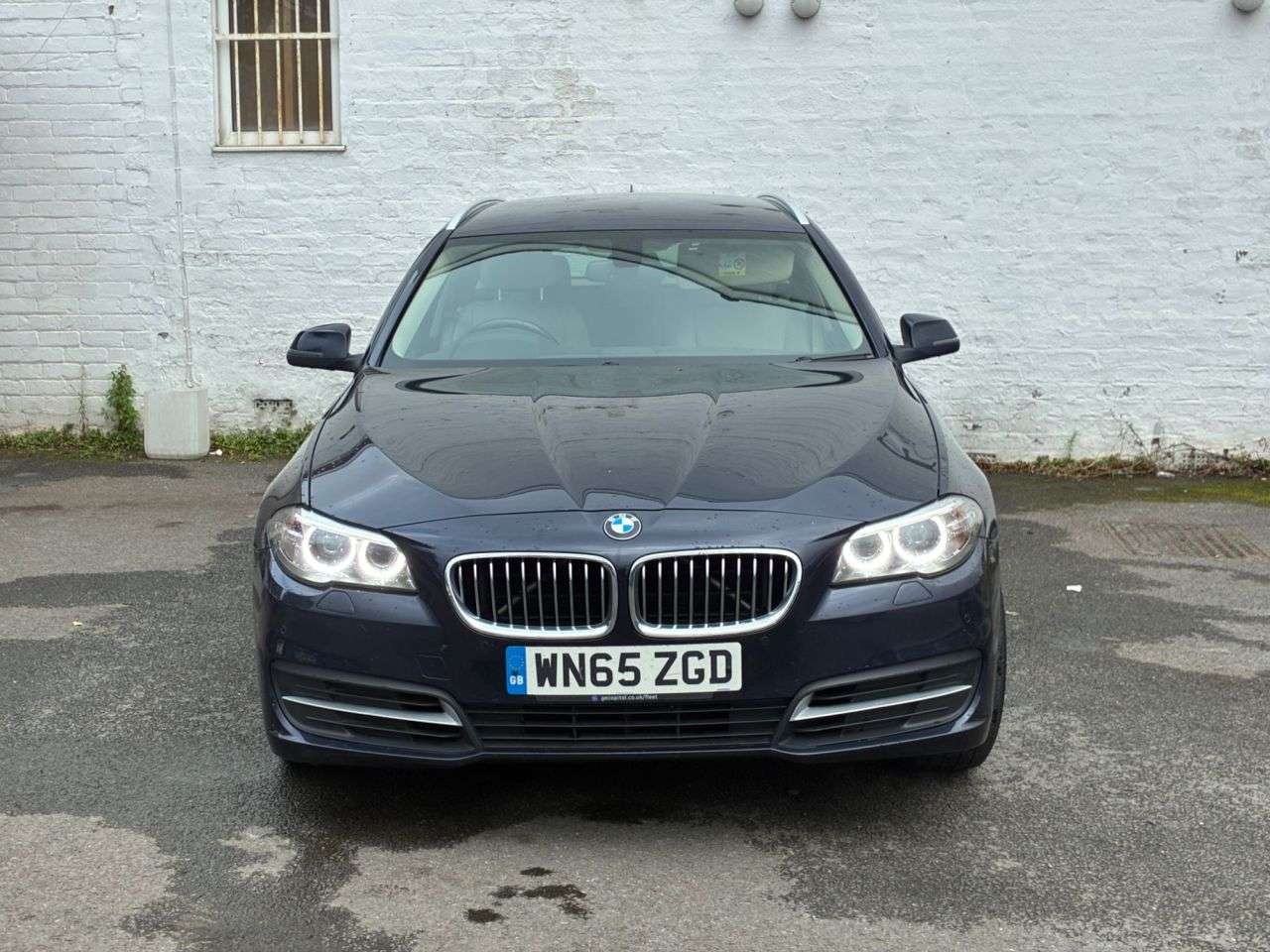 A 2015 BMW 5 SERIES 2.0 520d SE Touring 5dr Diesel Manual Euro 6 (s/s) (190 ps) 2 KEYS,HEATED L A 2015 BMW 5 SERIES 2.0 520d SE Touring 5dr Diesel Manual Euro 6 (s/s) (190 ps) 2 KEYS,HEATED L