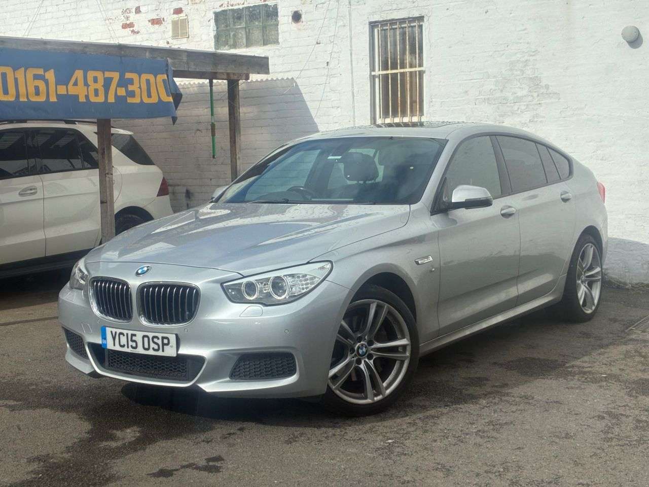 A 2015 BMW 5 SERIES GRAN TURISMO 2.0 520d M Sport GT 5dr Diesel Auto Euro 6 (s/s) (184 ps) TILT AND SLIDE PO A 2015 BMW 5 SERIES GRAN TURISMO 2.0 520d M Sport GT 5dr Diesel Auto Euro 6 (s/s) (184 ps) TILT AND SLIDE PO