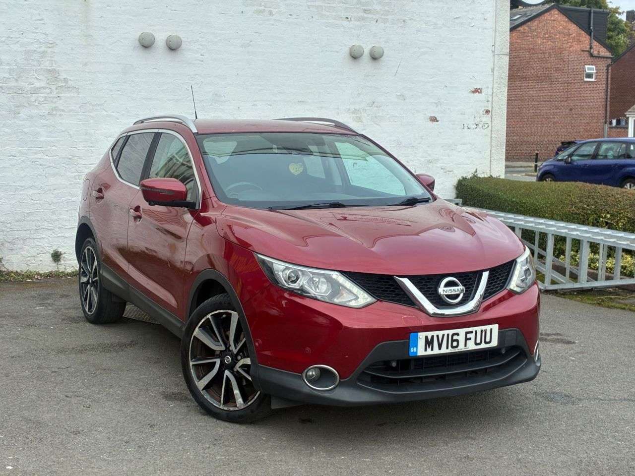A 2016 NISSAN QASHQAI 1.6 DIG-T Tekna SUV 5dr Petrol Manual 2WD Euro 6 (s/s) (163 ps) FULL LEATHE A 2016 NISSAN QASHQAI 1.6 DIG-T Tekna SUV 5dr Petrol Manual 2WD Euro 6 (s/s) (163 ps) FULL LEATHE