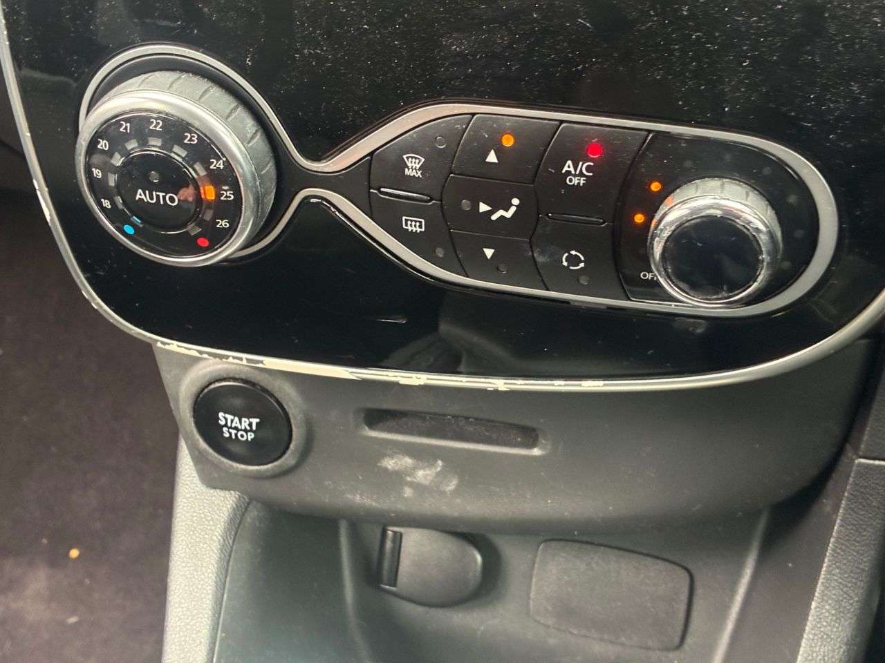 2016 RENAULT CLIO 2016 RENAULT CLIO