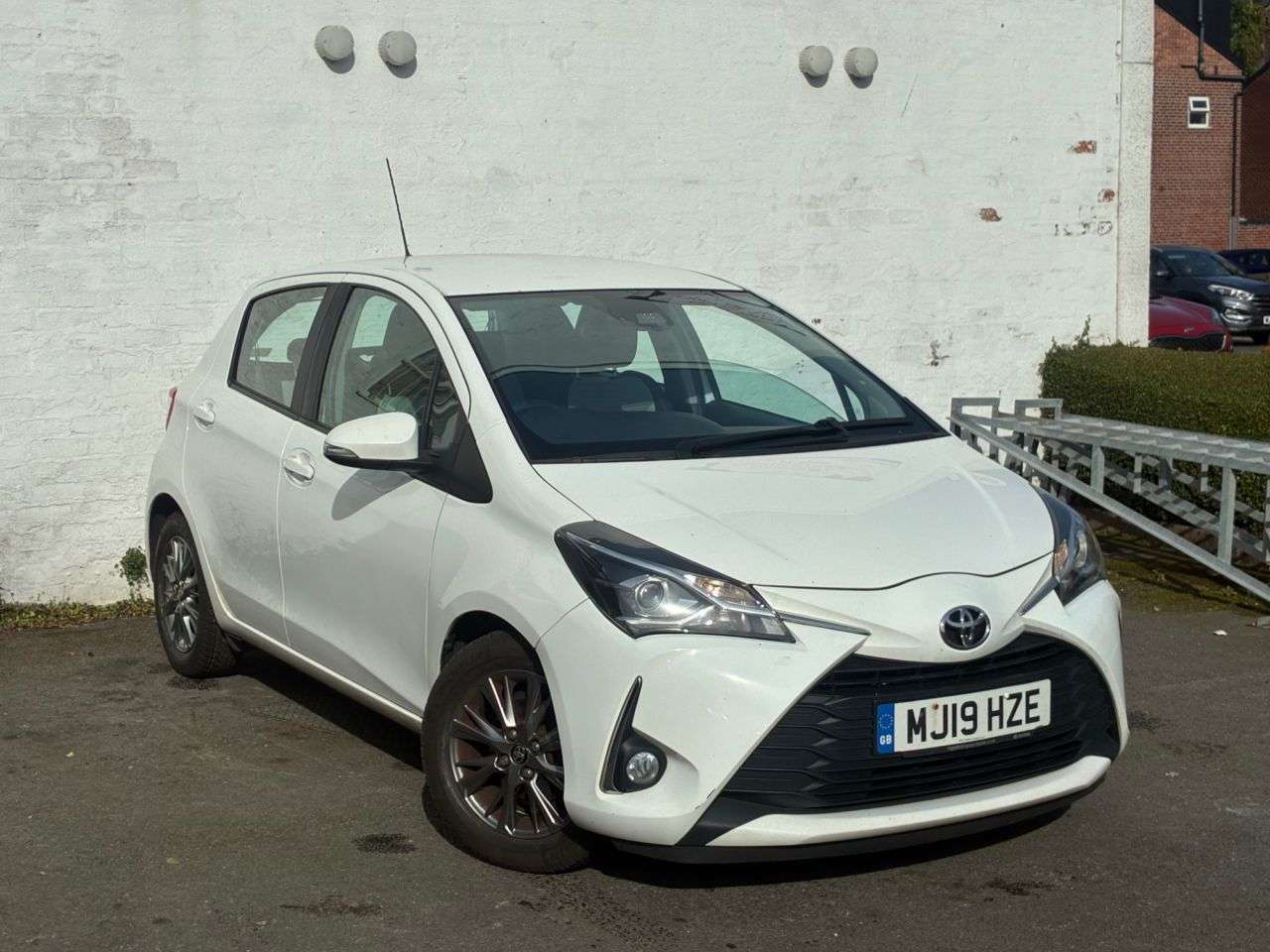 A 2019 TOYOTA YARIS 1.0 VVT-i Icon Hatchback 5dr Petrol Manual Euro 6 (72 ps) AIR CON, LOW RUNN A 2019 TOYOTA YARIS 1.0 VVT-i Icon Hatchback 5dr Petrol Manual Euro 6 (72 ps) AIR CON, LOW RUNN
