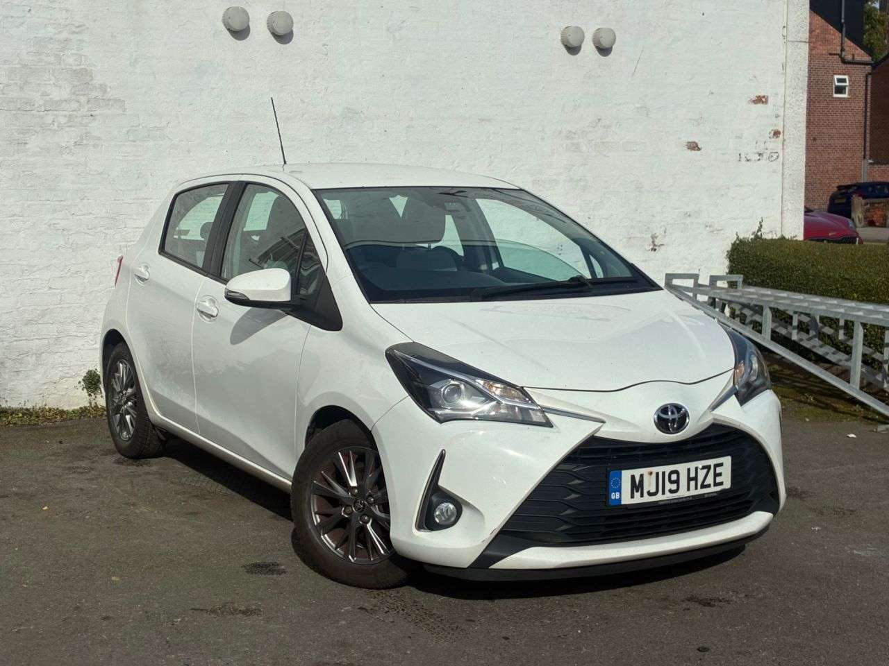 A 2019 TOYOTA YARIS 1.0 VVT-i Icon Hatchback 5dr Petrol Manual Euro 6 (72 ps) AIR CON, LOW RUNN A 2019 TOYOTA YARIS 1.0 VVT-i Icon Hatchback 5dr Petrol Manual Euro 6 (72 ps) AIR CON, LOW RUNN
