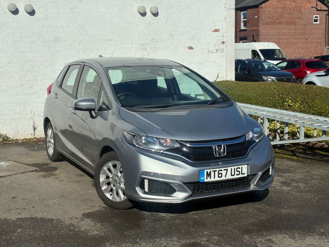 A 2018 HONDA JAZZ 1.3 i-VTEC SE Hatchback 5dr Petrol Manual Euro 6 (s/s) (102 ps) * ONE OWNER A 2018 HONDA JAZZ 1.3 i-VTEC SE Hatchback 5dr Petrol Manual Euro 6 (s/s) (102 ps) * ONE OWNER