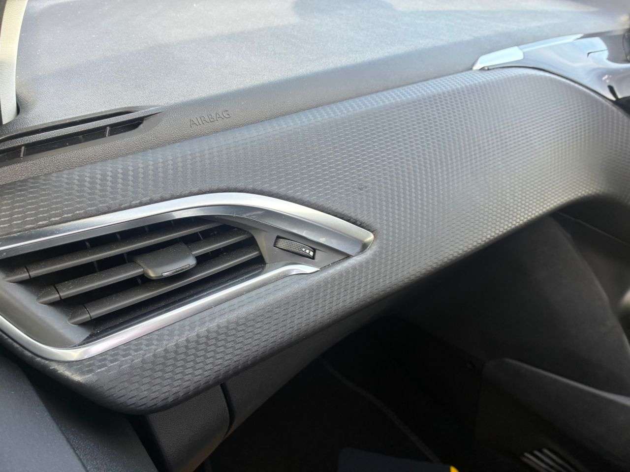 2019 PEUGEOT 208 2019 PEUGEOT 208