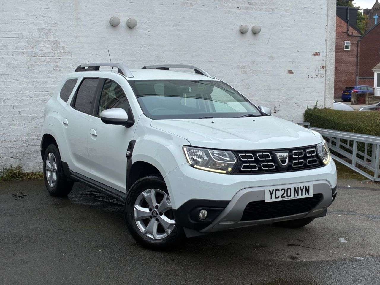 A 2020 DACIA DUSTER 1.0 TCe Comfort SUV 5dr Bi Fuel Manual Euro 6 (s/s) (100 ps) 2 KEYS ALLOYS, A 2020 DACIA DUSTER 1.0 TCe Comfort SUV 5dr Bi Fuel Manual Euro 6 (s/s) (100 ps) 2 KEYS ALLOYS,