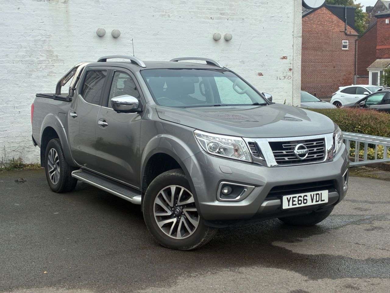A 2016 NISSAN NAVARA 2.3 dCi Tekna Pickup Double Cab 4dr Diesel Manual 4WD Euro 6 (s/s) (190 ps) A 2016 NISSAN NAVARA 2.3 dCi Tekna Pickup Double Cab 4dr Diesel Manual 4WD Euro 6 (s/s) (190 ps)