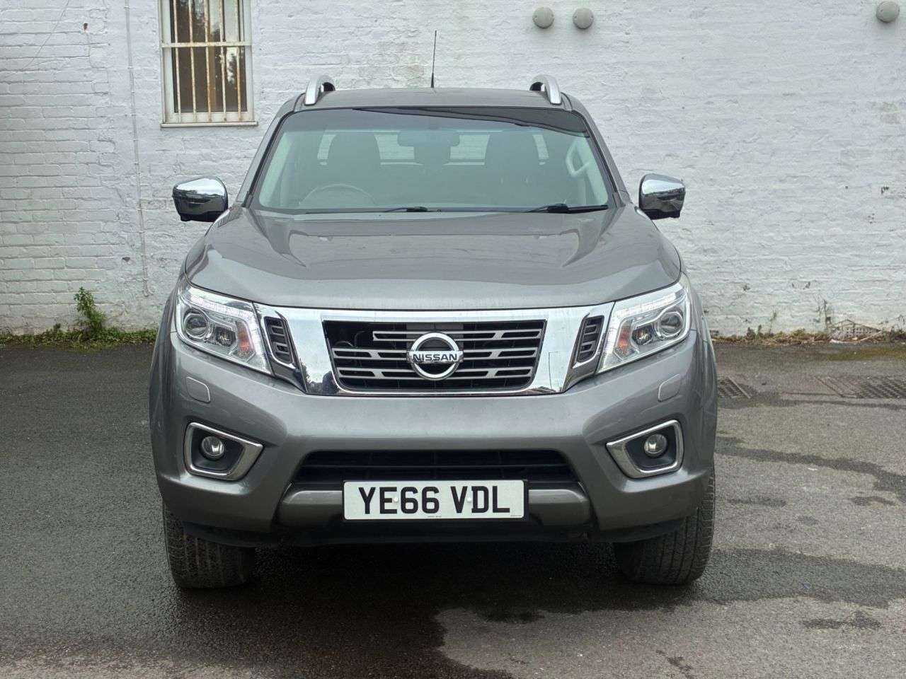 A 2016 NISSAN NAVARA 2.3 dCi Tekna Pickup Double Cab 4dr Diesel Manual 4WD Euro 6 (s/s) (190 ps) A 2016 NISSAN NAVARA 2.3 dCi Tekna Pickup Double Cab 4dr Diesel Manual 4WD Euro 6 (s/s) (190 ps)