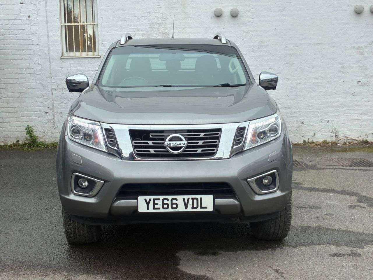 A 2016 NISSAN NAVARA 2.3 dCi Tekna Pickup Double Cab 4dr Diesel Manual 4WD Euro 6 (s/s) (190 ps) A 2016 NISSAN NAVARA 2.3 dCi Tekna Pickup Double Cab 4dr Diesel Manual 4WD Euro 6 (s/s) (190 ps)
