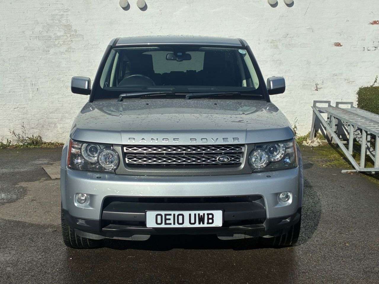 A 2010 LAND ROVER RANGE ROVER SPORT 3.6 TD V8 HSE SUV 5dr Diesel CommandShift 4WD Euro 4 (271 ps) FULL SPECIALI A 2010 LAND ROVER RANGE ROVER SPORT 3.6 TD V8 HSE SUV 5dr Diesel CommandShift 4WD Euro 4 (271 ps) FULL SPECIALI