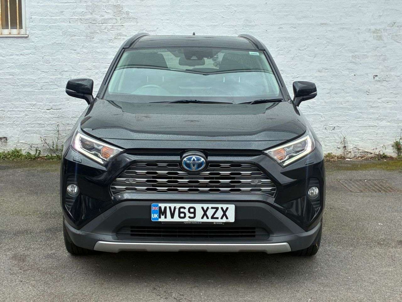 A 2019 TOYOTA RAV4 2.5 VVT-h Excel SUV 5dr Petrol Hybrid CVT Euro 6 (s/s) (218 ps) A 2019 TOYOTA RAV4 2.5 VVT-h Excel SUV 5dr Petrol Hybrid CVT Euro 6 (s/s) (218 ps)
