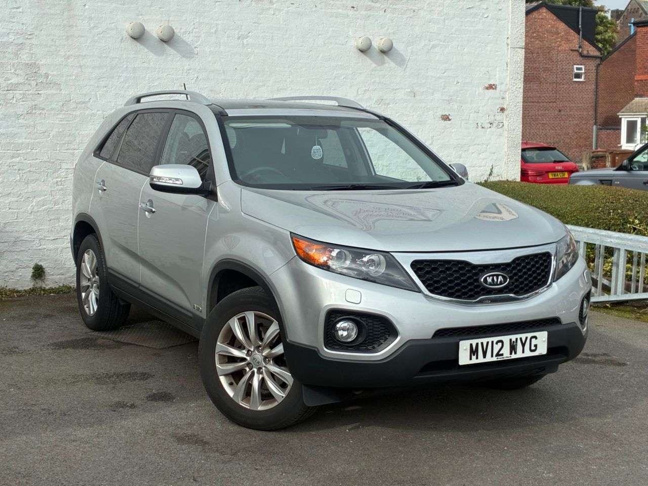 A 2012 KIA SORENTO 2.2 CRDi KX-3 SUV 5dr Diesel Auto AWD Euro 5 (SNav) (194 bhp) A 2012 KIA SORENTO 2.2 CRDi KX-3 SUV 5dr Diesel Auto AWD Euro 5 (SNav) (194 bhp)