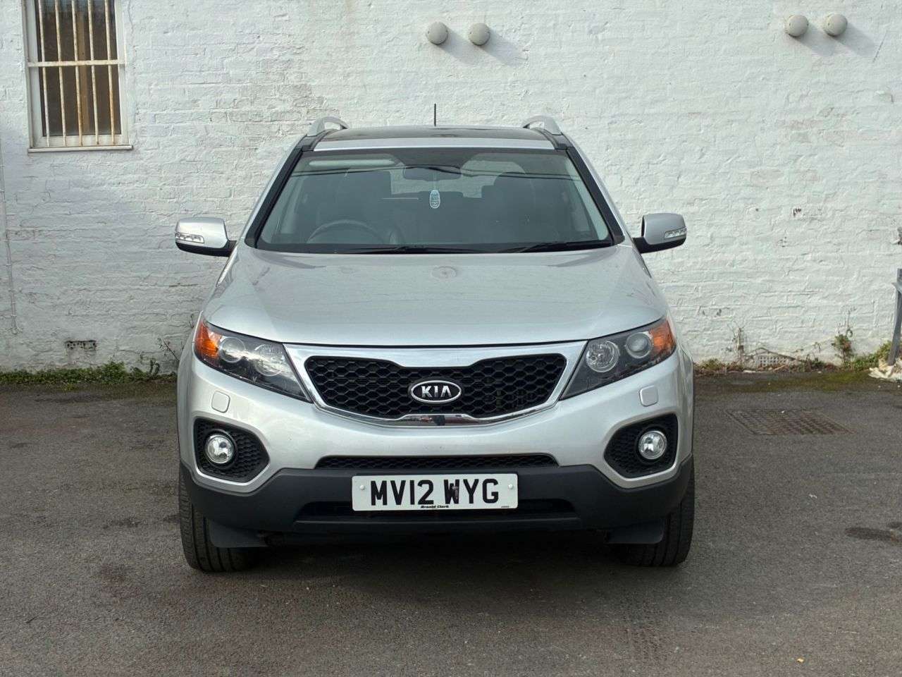 A 2012 KIA SORENTO 2.2 CRDi KX-3 SUV 5dr Diesel Auto AWD Euro 5 (SNav) (194 bhp) A 2012 KIA SORENTO 2.2 CRDi KX-3 SUV 5dr Diesel Auto AWD Euro 5 (SNav) (194 bhp)