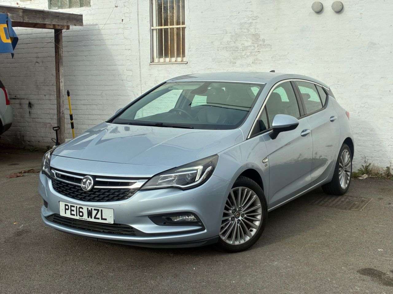 A 2016 VAUXHALL ASTRA 1.4i Turbo Elite Nav Hatchback 5dr Petrol Manual Euro 6 (150 ps) COMPREHENS A 2016 VAUXHALL ASTRA 1.4i Turbo Elite Nav Hatchback 5dr Petrol Manual Euro 6 (150 ps) COMPREHENS