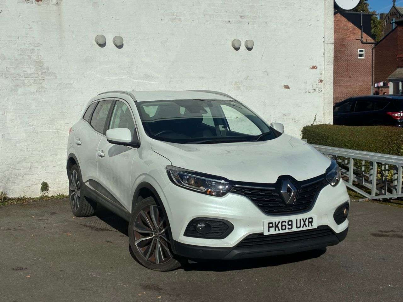A 2019 RENAULT KADJAR 1.3 TCe Iconic SUV 5dr Petrol Manual Euro 6 (s/s) (160 ps) 2 KEYS FAMILY CA A 2019 RENAULT KADJAR 1.3 TCe Iconic SUV 5dr Petrol Manual Euro 6 (s/s) (160 ps) 2 KEYS FAMILY CA