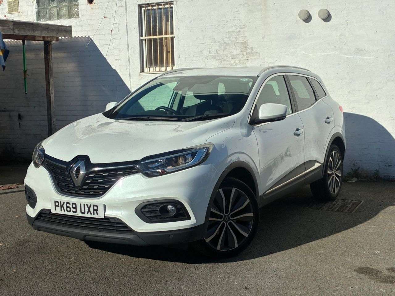 A 2019 RENAULT KADJAR 1.3 TCe Iconic SUV 5dr Petrol Manual Euro 6 (s/s) (160 ps) 2 KEYS FAMILY CA A 2019 RENAULT KADJAR 1.3 TCe Iconic SUV 5dr Petrol Manual Euro 6 (s/s) (160 ps) 2 KEYS FAMILY CA