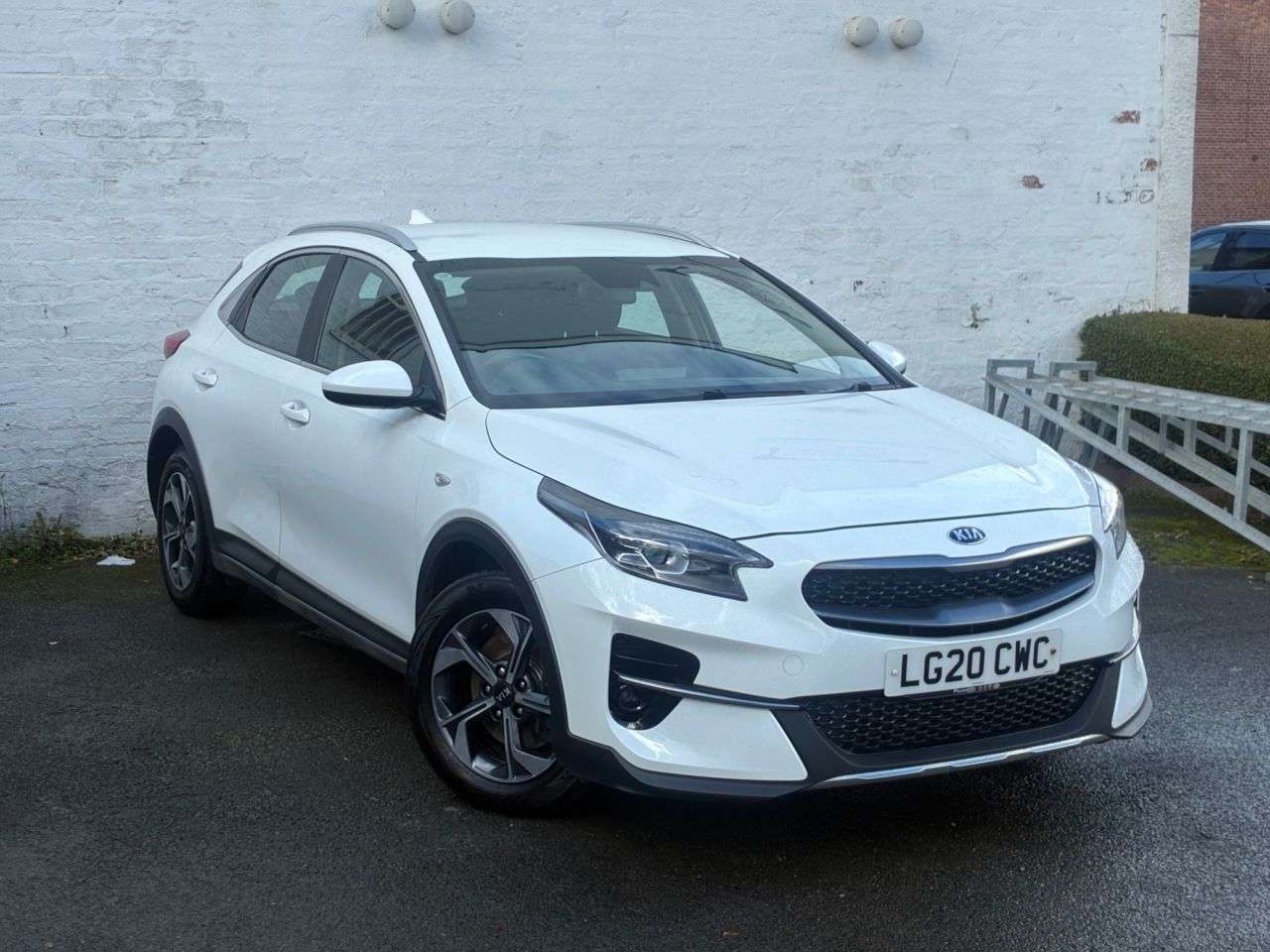A 2020 KIA XCEED 1.0 T-GDi 2 SUV 5dr Petrol Manual Euro 6 (s/s) (118 bhp) 2 KEYS, DUAL CLIMA A 2020 KIA XCEED 1.0 T-GDi 2 SUV 5dr Petrol Manual Euro 6 (s/s) (118 bhp) 2 KEYS, DUAL CLIMA