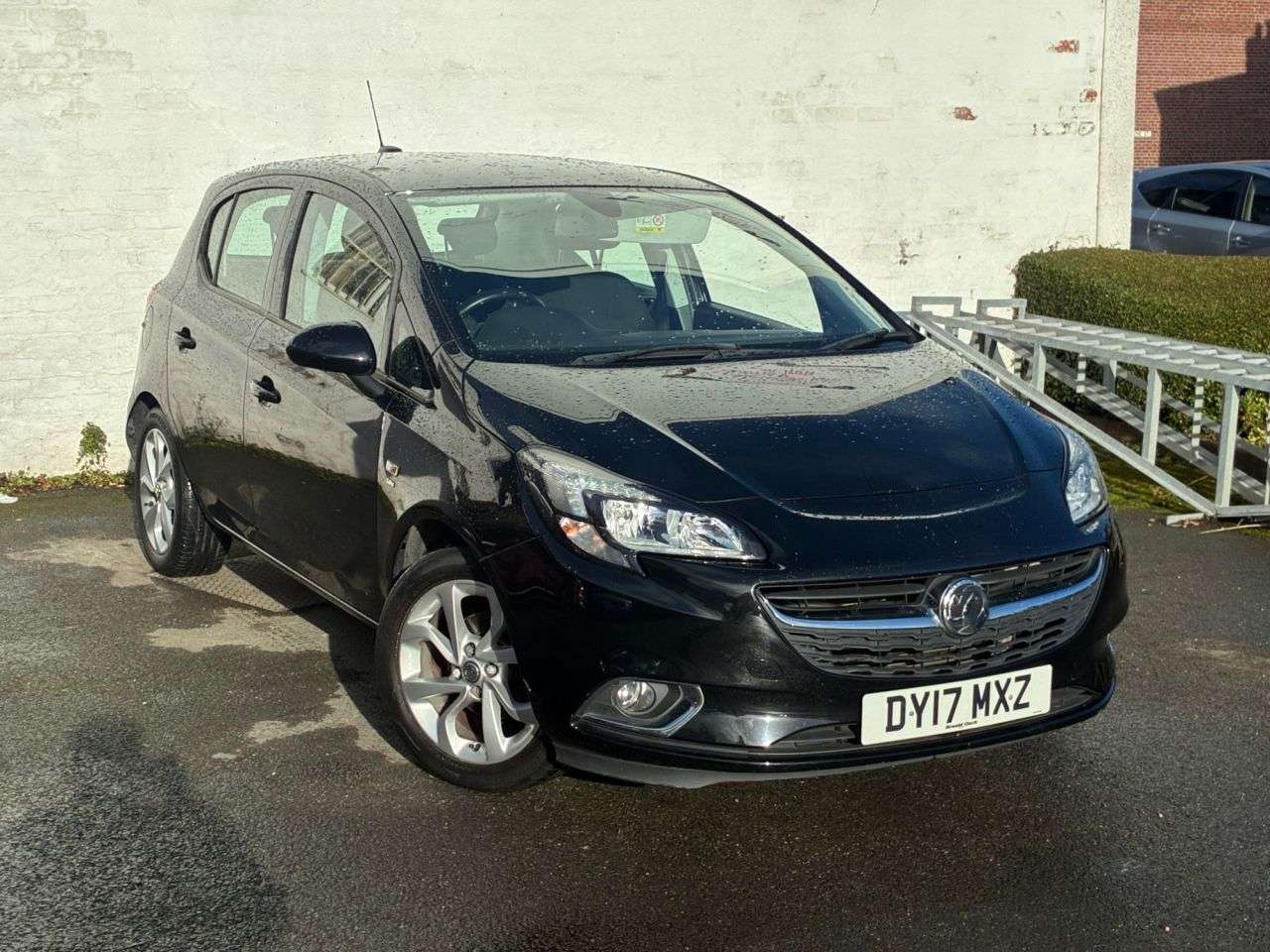 A 2017 VAUXHALL CORSA 1.4i ecoFLEX SRi Hatchback 5dr Petrol Manual Euro 6 (75 ps) FULL SERVICE HI A 2017 VAUXHALL CORSA 1.4i ecoFLEX SRi Hatchback 5dr Petrol Manual Euro 6 (75 ps) FULL SERVICE HI