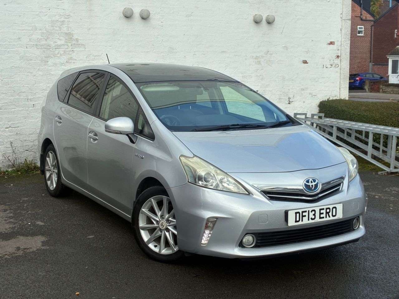 A 2013 TOYOTA PRIUS+ 1.8 VVT-h T Spirit MPV 5dr Petrol Hybrid CVT Euro 5 (s/s) (136 ps) AUTOMATI A 2013 TOYOTA PRIUS+ 1.8 VVT-h T Spirit MPV 5dr Petrol Hybrid CVT Euro 5 (s/s) (136 ps) AUTOMATI