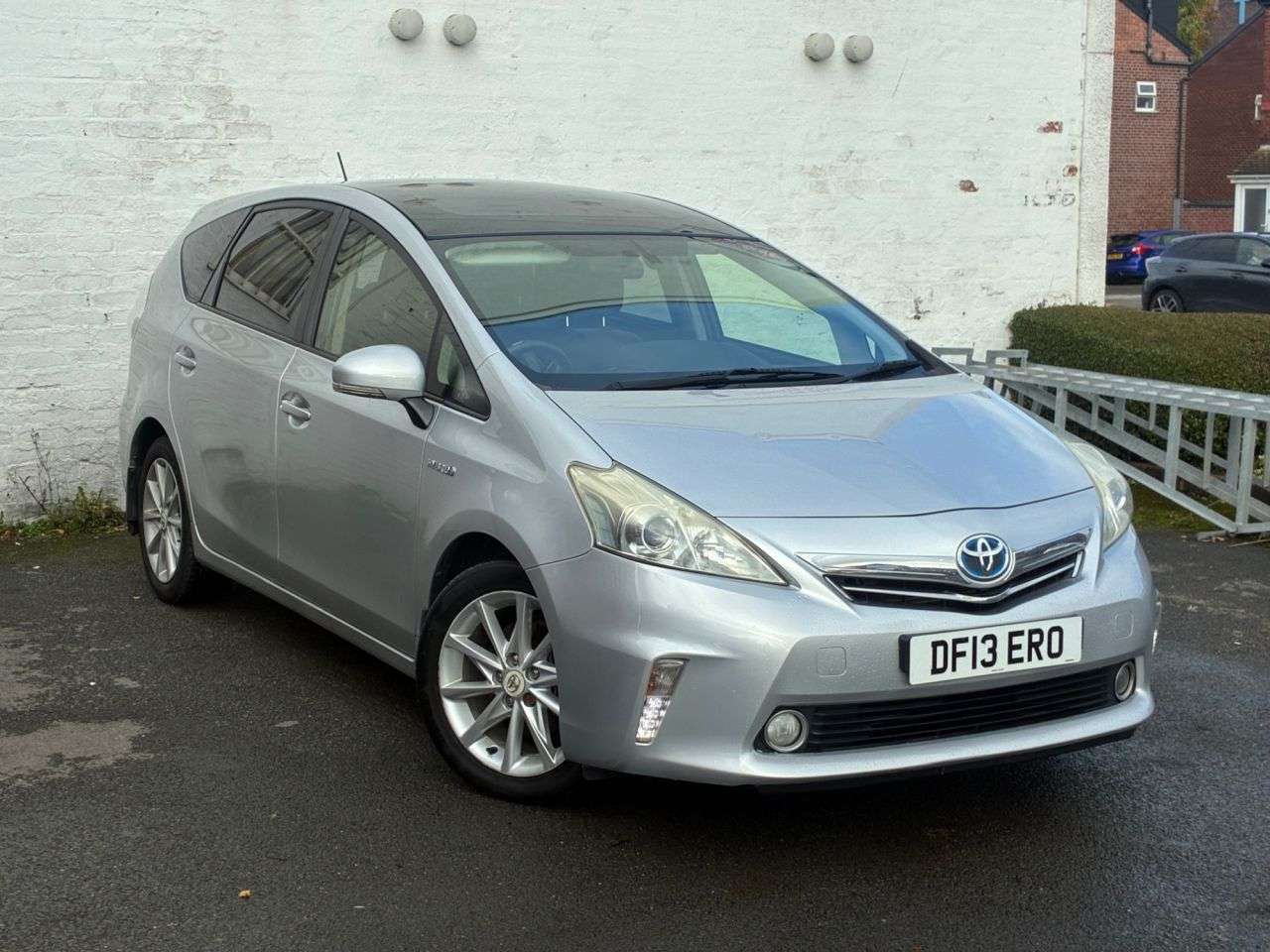 A 2013 TOYOTA PRIUS+ 1.8 VVT-h T Spirit MPV 5dr Petrol Hybrid CVT Euro 5 (s/s) (136 ps) AUTOMATI A 2013 TOYOTA PRIUS+ 1.8 VVT-h T Spirit MPV 5dr Petrol Hybrid CVT Euro 5 (s/s) (136 ps) AUTOMATI