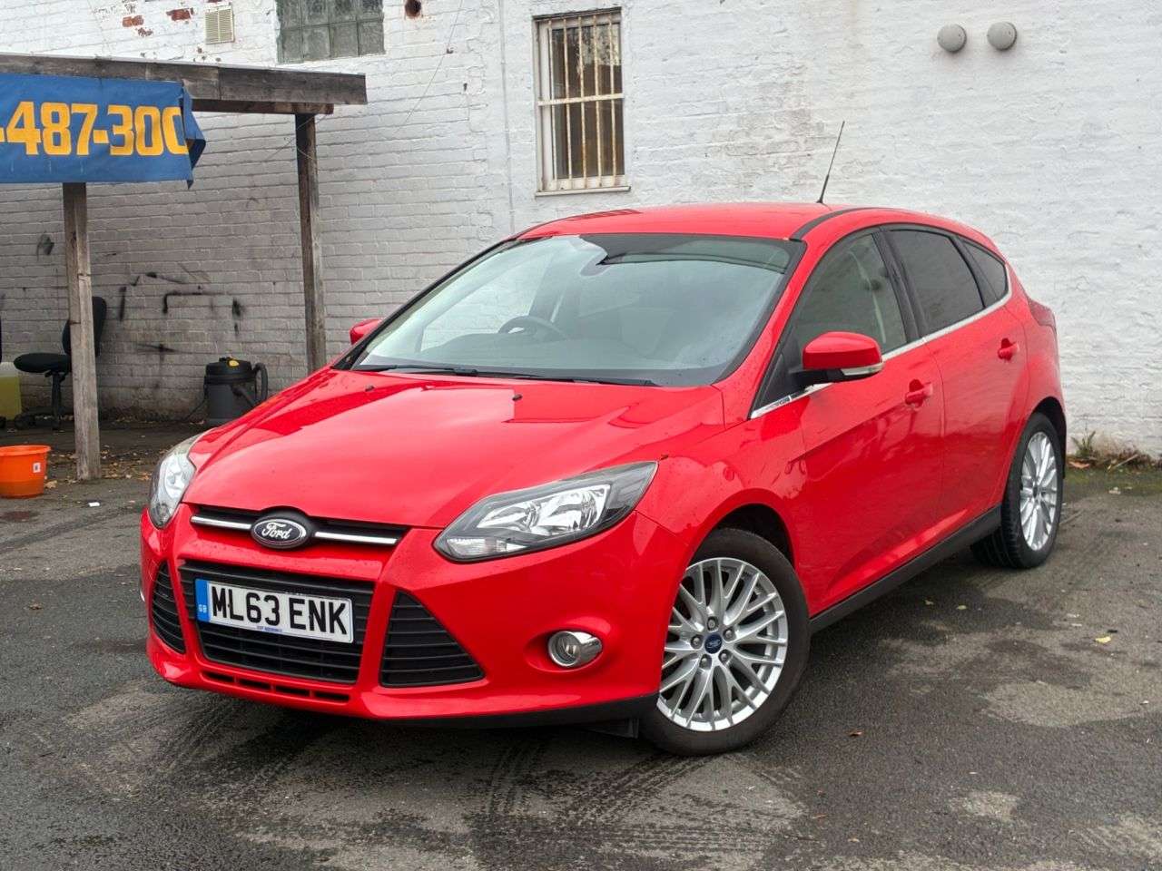 A 2013 FORD FOCUS 1.0T EcoBoost Zetec Hatchback 5dr Petrol Manual Euro 5 (s/s) (125 ps) THIS A 2013 FORD FOCUS 1.0T EcoBoost Zetec Hatchback 5dr Petrol Manual Euro 5 (s/s) (125 ps) THIS