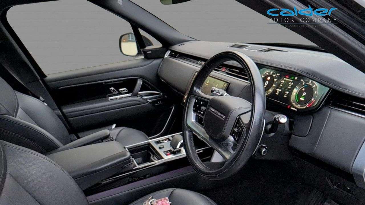 A 2023 LAND ROVER RANGE ROVER 3.0 P440e 38.2kWh SE SUV 5dr Petrol Plug-in Hybrid Auto 4WD Euro 6 (s/s) (4 A 2023 LAND ROVER RANGE ROVER 3.0 P440e 38.2kWh SE SUV 5dr Petrol Plug-in Hybrid Auto 4WD Euro 6 (s/s) (4