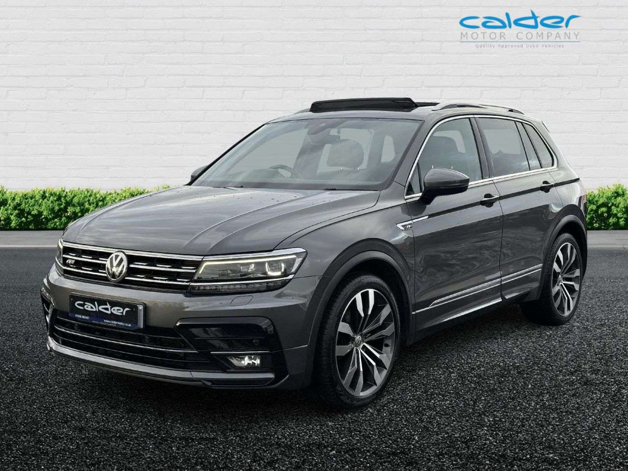 A 2017 VOLKSWAGEN TIGUAN 2.0 TDI R-Line SUV 5dr Diesel Manual 4Motion Euro 6 (s/s) (150 ps) PANROOF+ A 2017 VOLKSWAGEN TIGUAN 2.0 TDI R-Line SUV 5dr Diesel Manual 4Motion Euro 6 (s/s) (150 ps) PANROOF+
