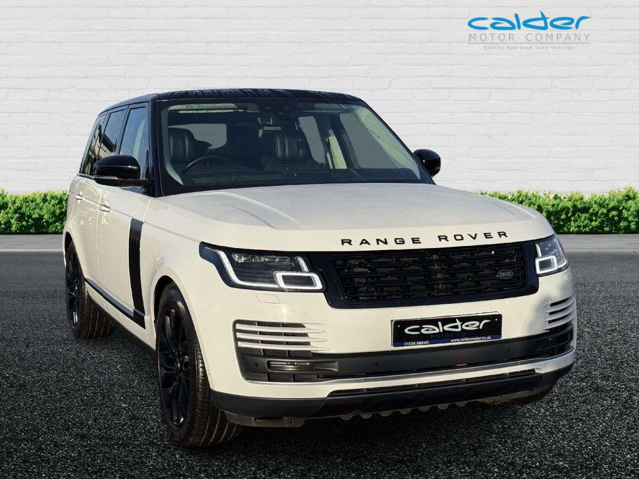 A 2019 LAND ROVER RANGE ROVER 3.0 SD V6 Vogue SE SUV 5dr Diesel Auto 4WD Euro 6 (s/s) (275 ps) PANROOF+21 A 2019 LAND ROVER RANGE ROVER 3.0 SD V6 Vogue SE SUV 5dr Diesel Auto 4WD Euro 6 (s/s) (275 ps) PANROOF+21