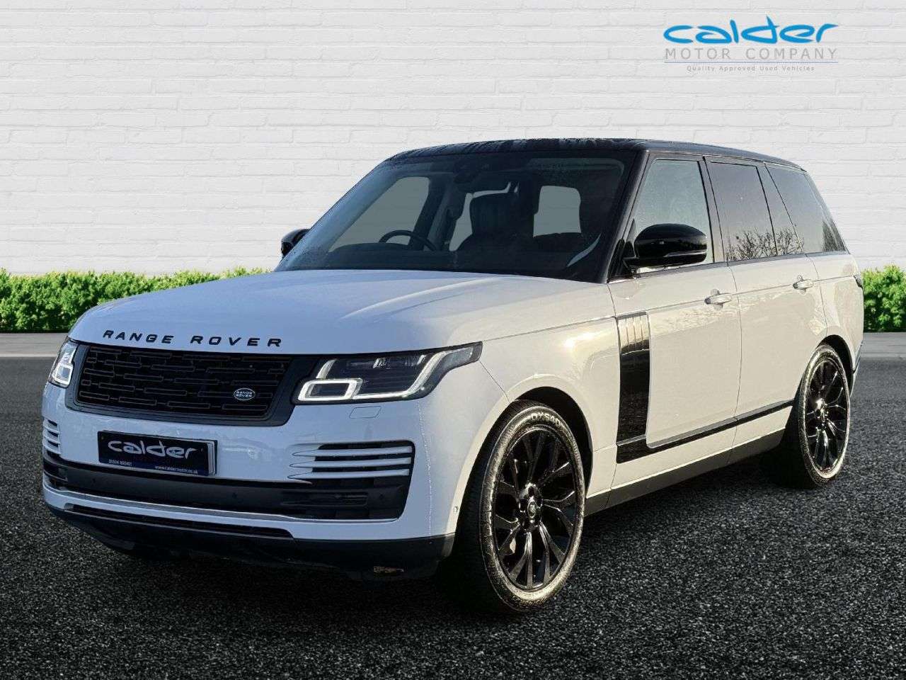 A 2019 LAND ROVER RANGE ROVER 3.0 SD V6 Vogue SE SUV 5dr Diesel Auto 4WD Euro 6 (s/s) (275 ps) PANROOF+21 A 2019 LAND ROVER RANGE ROVER 3.0 SD V6 Vogue SE SUV 5dr Diesel Auto 4WD Euro 6 (s/s) (275 ps) PANROOF+21