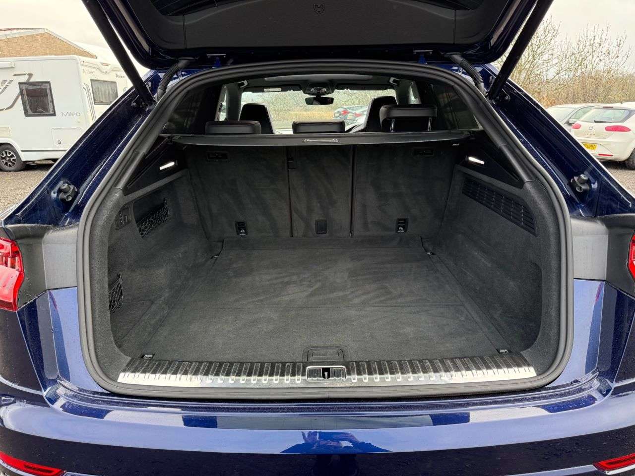 2021 AUDI RSQ8 2021 AUDI RSQ8