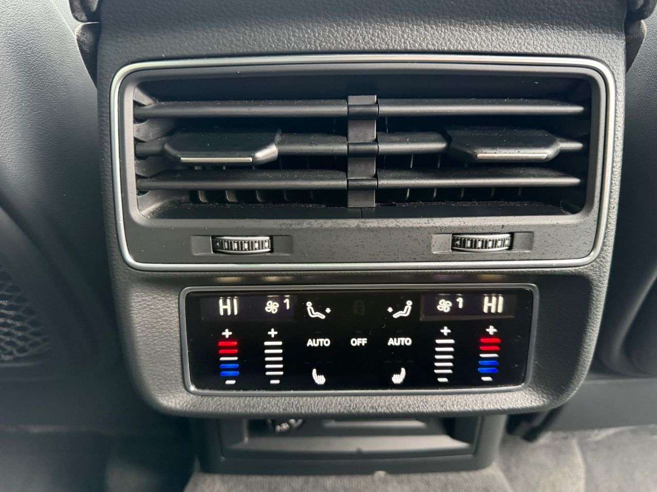 2021 AUDI RSQ8 2021 AUDI RSQ8