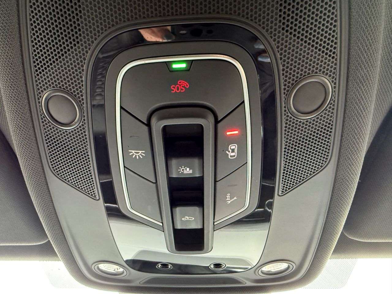 2021 AUDI RSQ8 2021 AUDI RSQ8