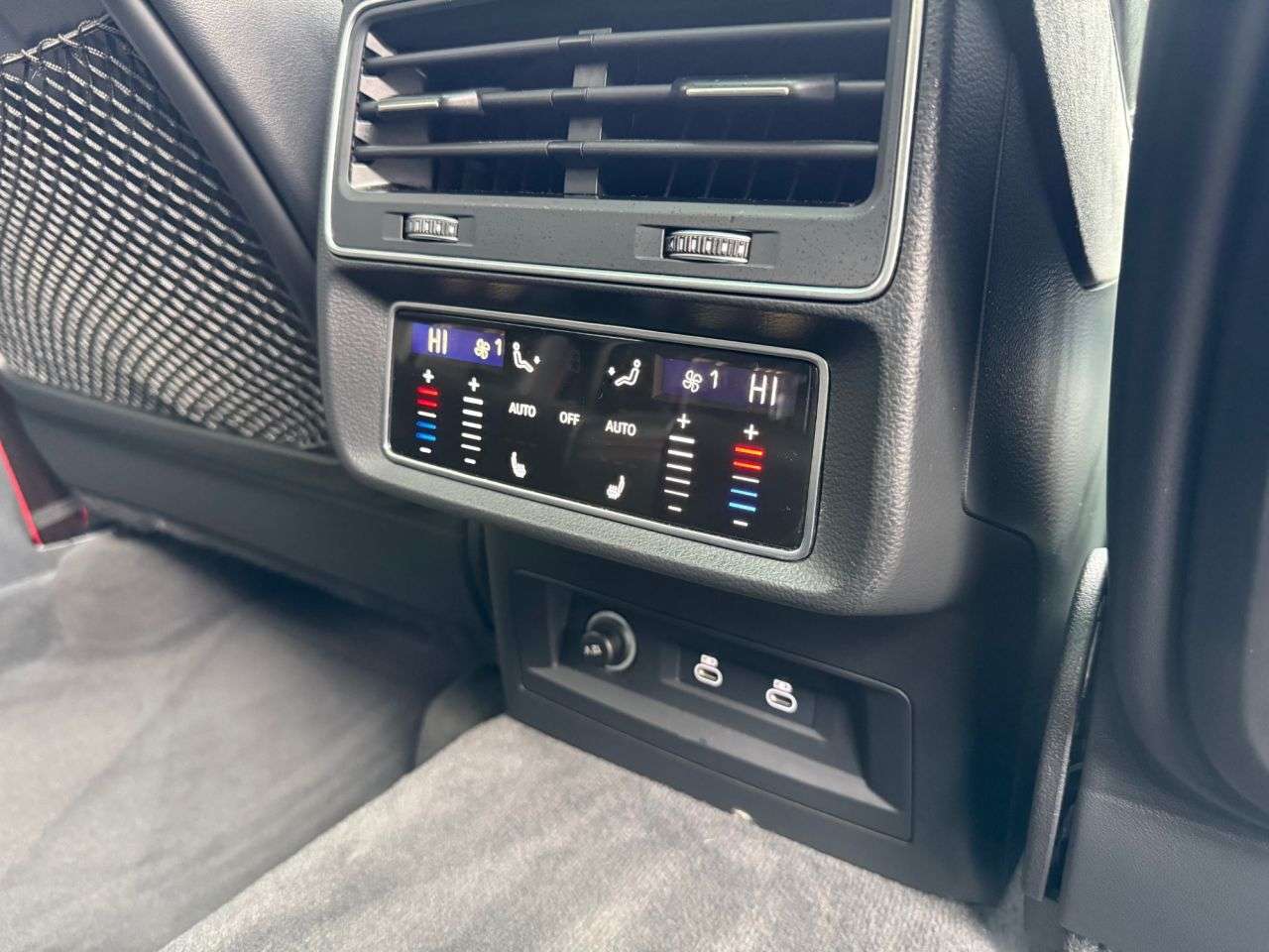 2021 AUDI RSQ8 2021 AUDI RSQ8