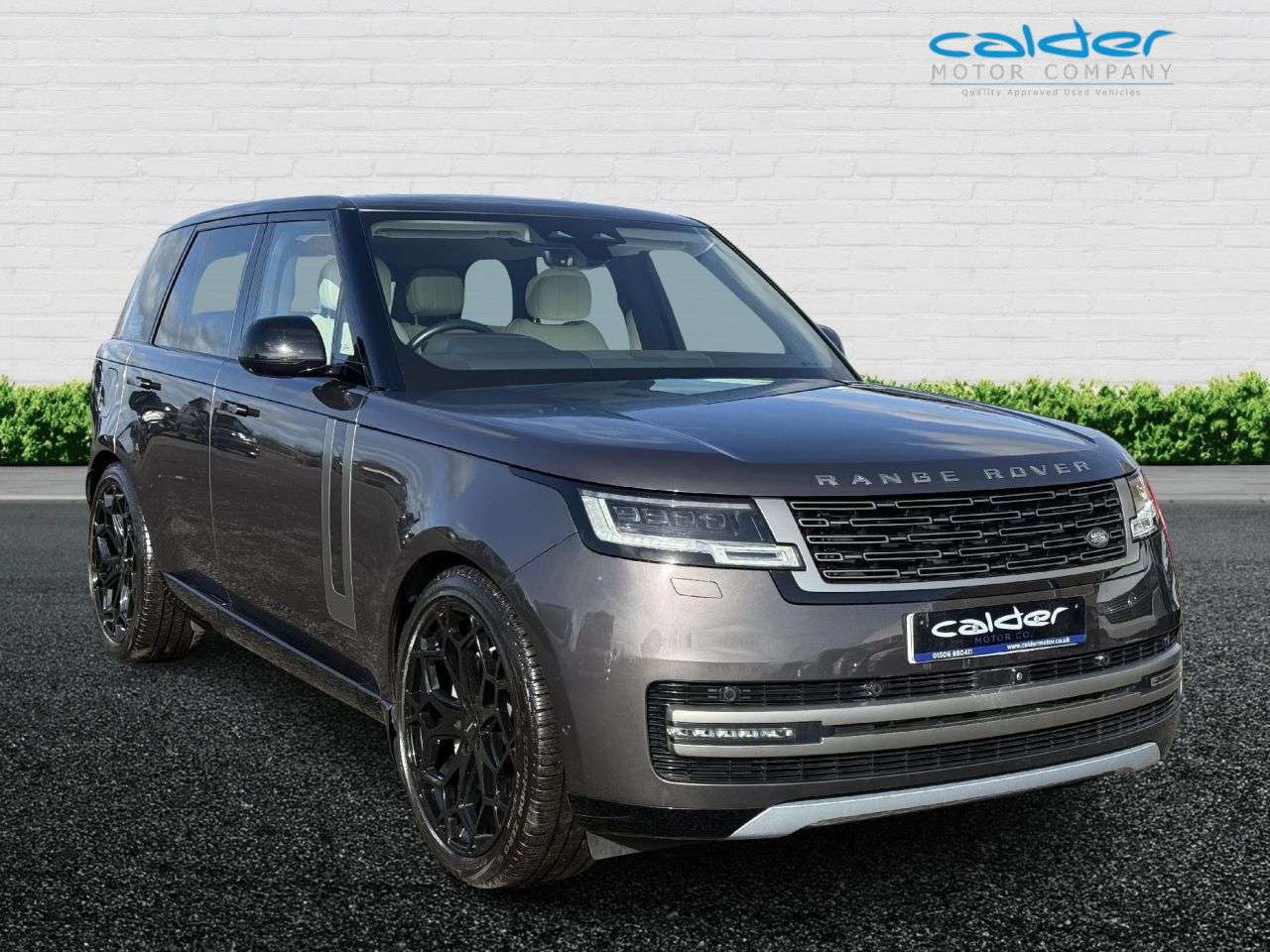 A 2022 LAND ROVER RANGE ROVER 3.0 D300 MHEV SE SUV 5dr Diesel Auto 4WD Euro 6 (s/s) (300 ps) FULL LR S/HI A 2022 LAND ROVER RANGE ROVER 3.0 D300 MHEV SE SUV 5dr Diesel Auto 4WD Euro 6 (s/s) (300 ps) FULL LR S/HI
