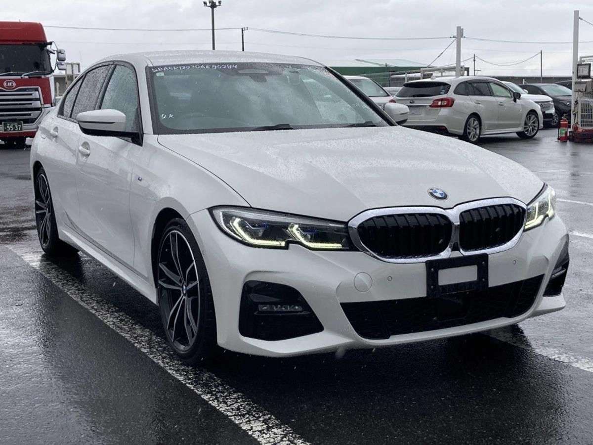 A 2019 BMW 3 SERIES 2.0 330I M SPORT SALOON 4DR PETROL AUTO EURO 6 (S/S) (258 PS) JDM+STUNNING A 2019 BMW 3 SERIES 2.0 330I M SPORT SALOON 4DR PETROL AUTO EURO 6 (S/S) (258 PS) JDM+STUNNING