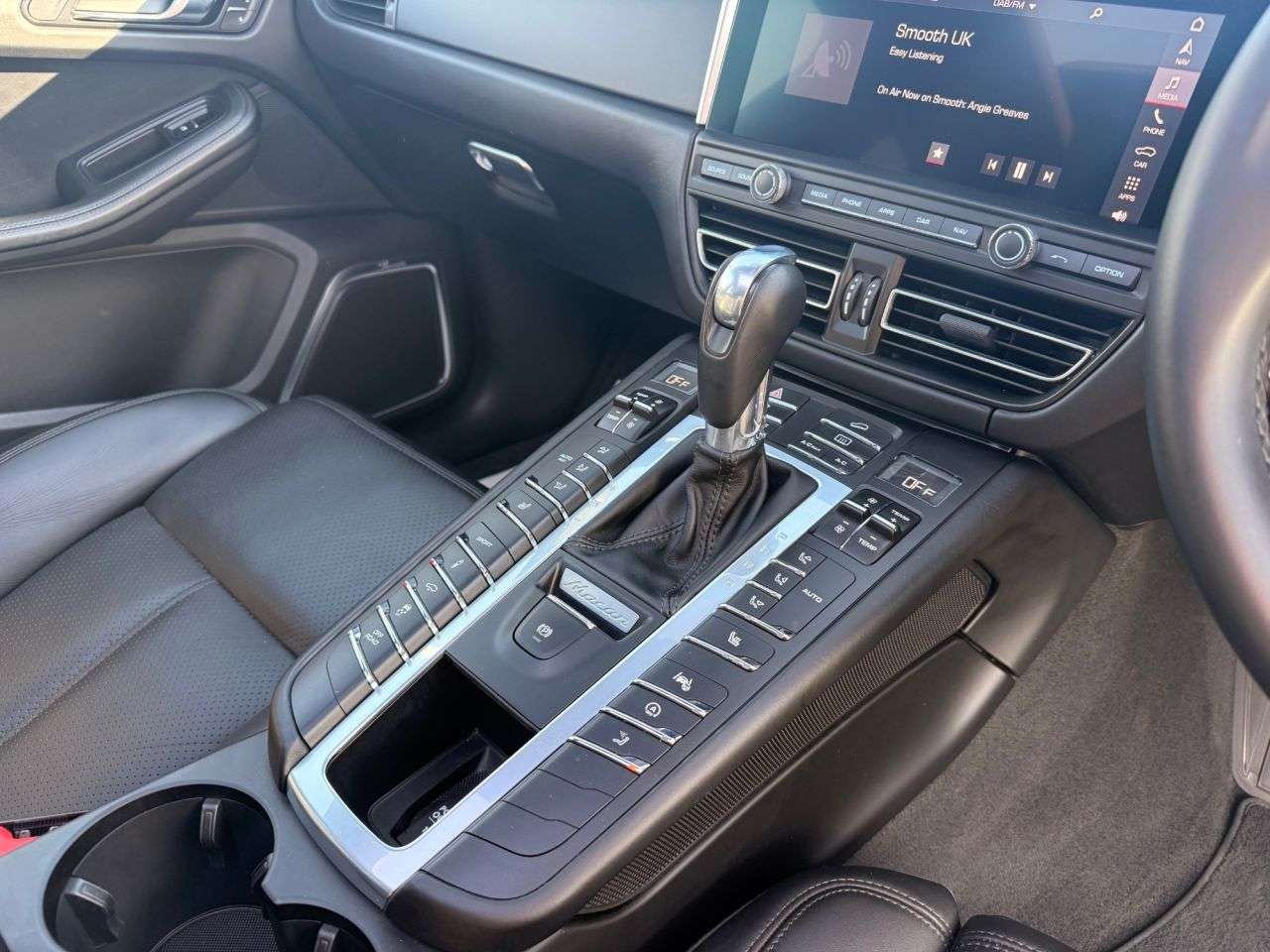2018 PORSCHE MACAN 2018 PORSCHE MACAN
