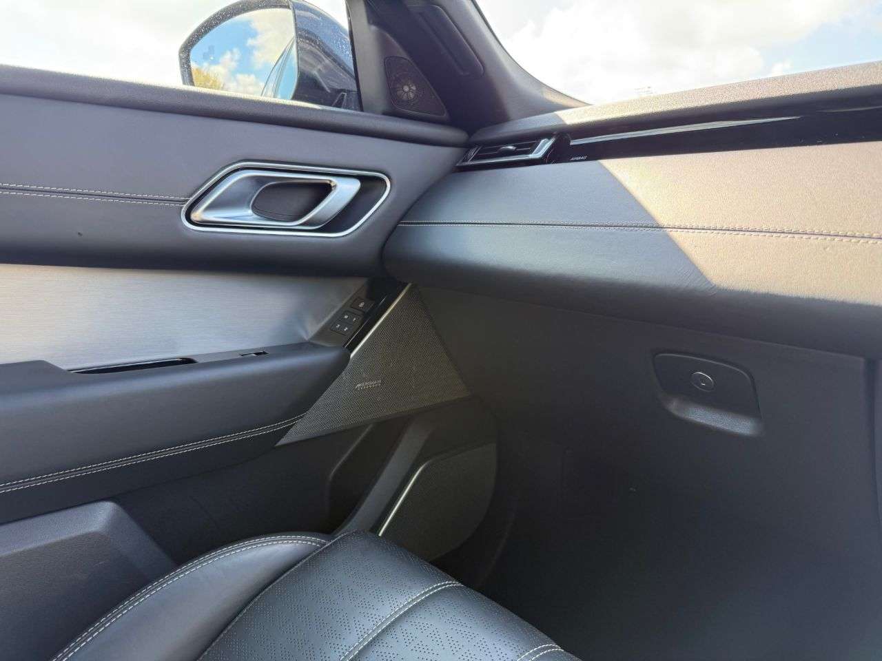 2021 LAND ROVER RANGE ROVER VELAR 2021 LAND ROVER RANGE ROVER VELAR