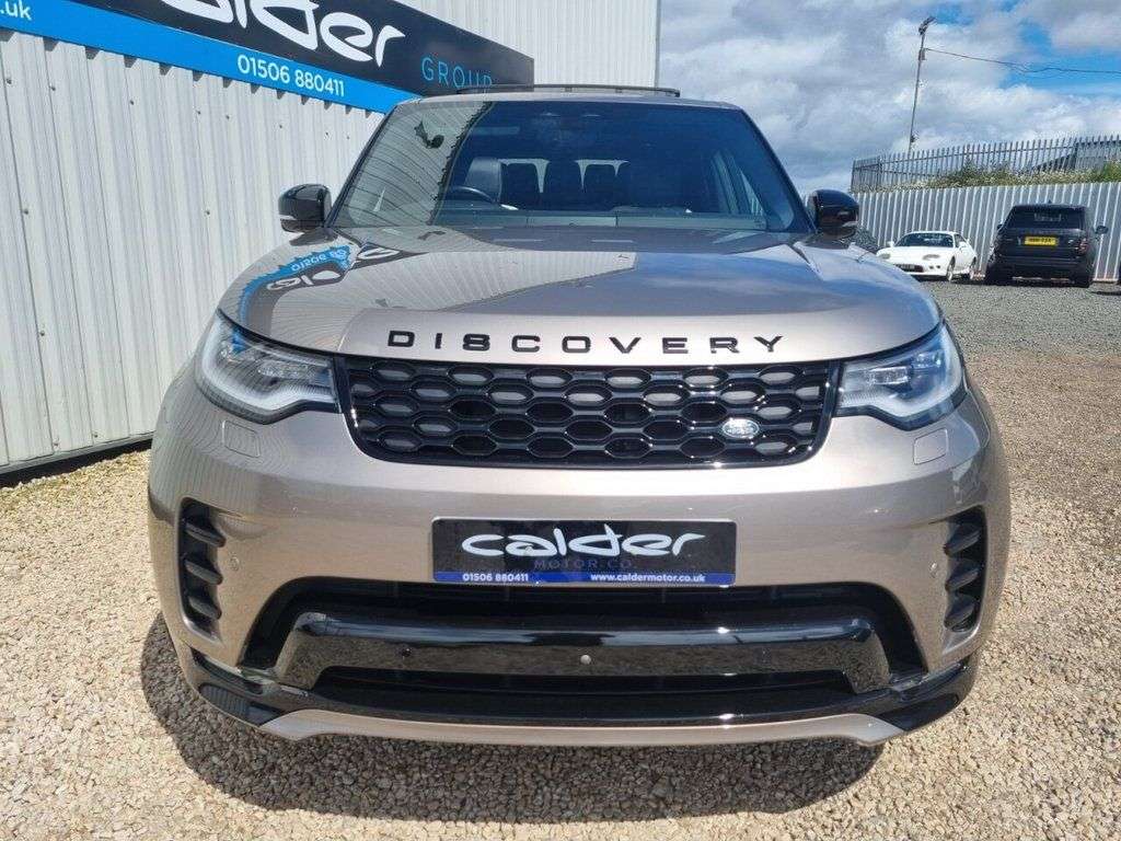 A 2021 LAND ROVER DISCOVERY 3.0 D250 MHEV R-Dynamic SE SUV 5dr Diesel Auto 4WD Euro 6 (s/s) (250 ps) OP A 2021 LAND ROVER DISCOVERY 3.0 D250 MHEV R-Dynamic SE SUV 5dr Diesel Auto 4WD Euro 6 (s/s) (250 ps) OP