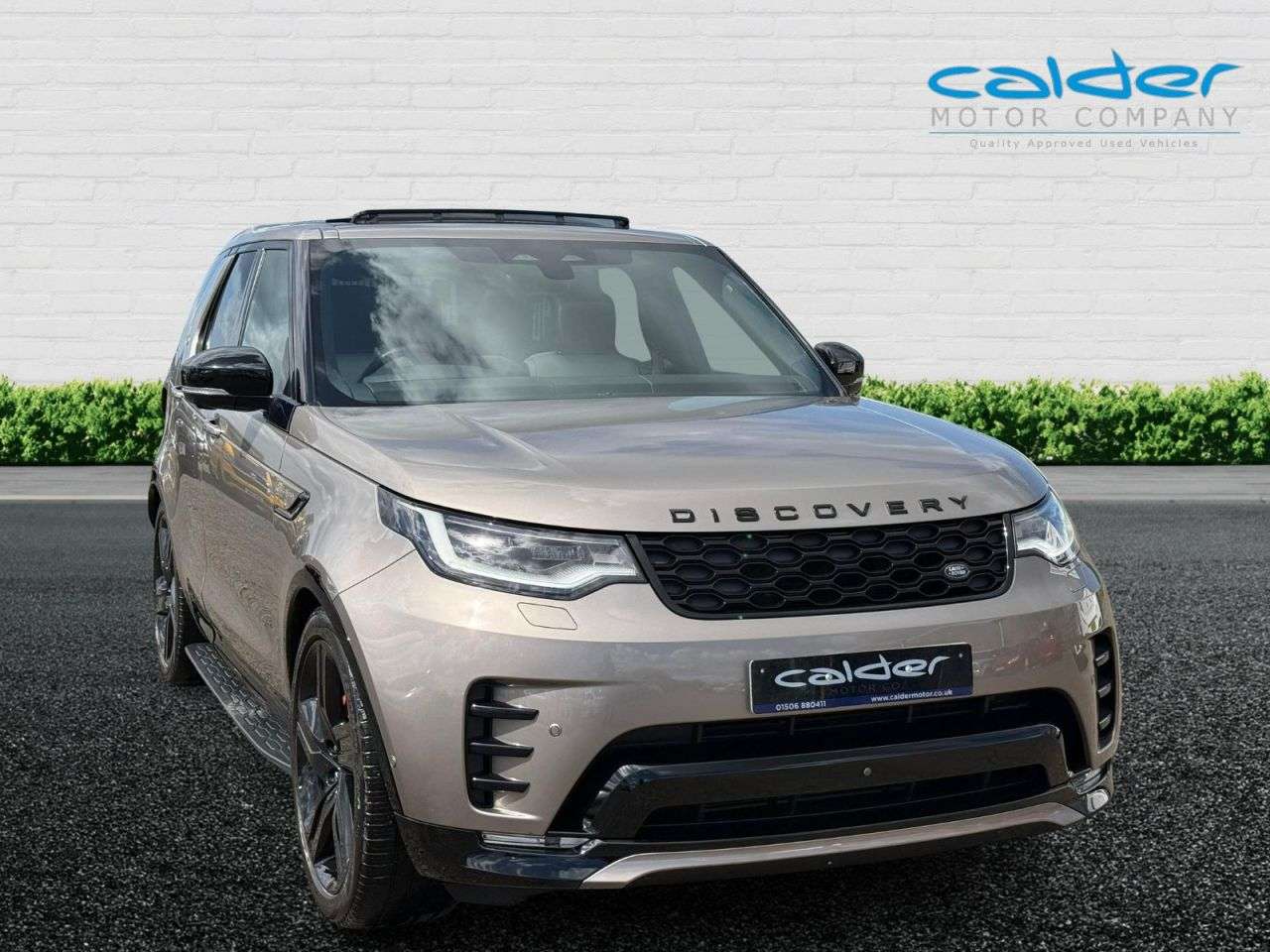 A 2021 LAND ROVER DISCOVERY 3.0 D250 MHEV R-Dynamic SE SUV 5dr Diesel Auto 4WD Euro 6 (s/s) (250 ps) OP A 2021 LAND ROVER DISCOVERY 3.0 D250 MHEV R-Dynamic SE SUV 5dr Diesel Auto 4WD Euro 6 (s/s) (250 ps) OP