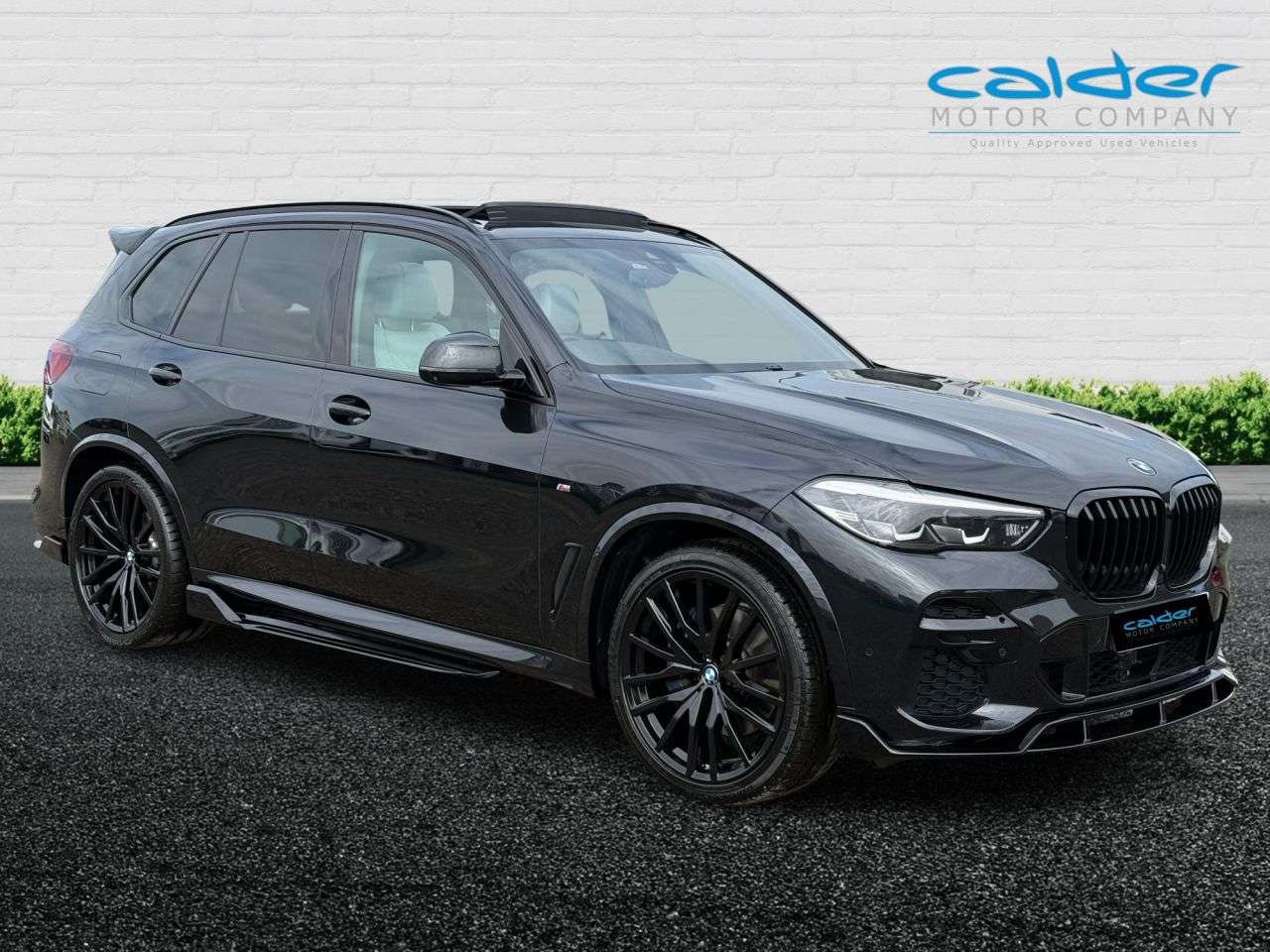 A 2023 BMW X5 3.0 30d MHT M Sport SUV 5dr Diesel Hybrid Auto xDrive Euro 6 (s/s) (286 ps) A 2023 BMW X5 3.0 30d MHT M Sport SUV 5dr Diesel Hybrid Auto xDrive Euro 6 (s/s) (286 ps)