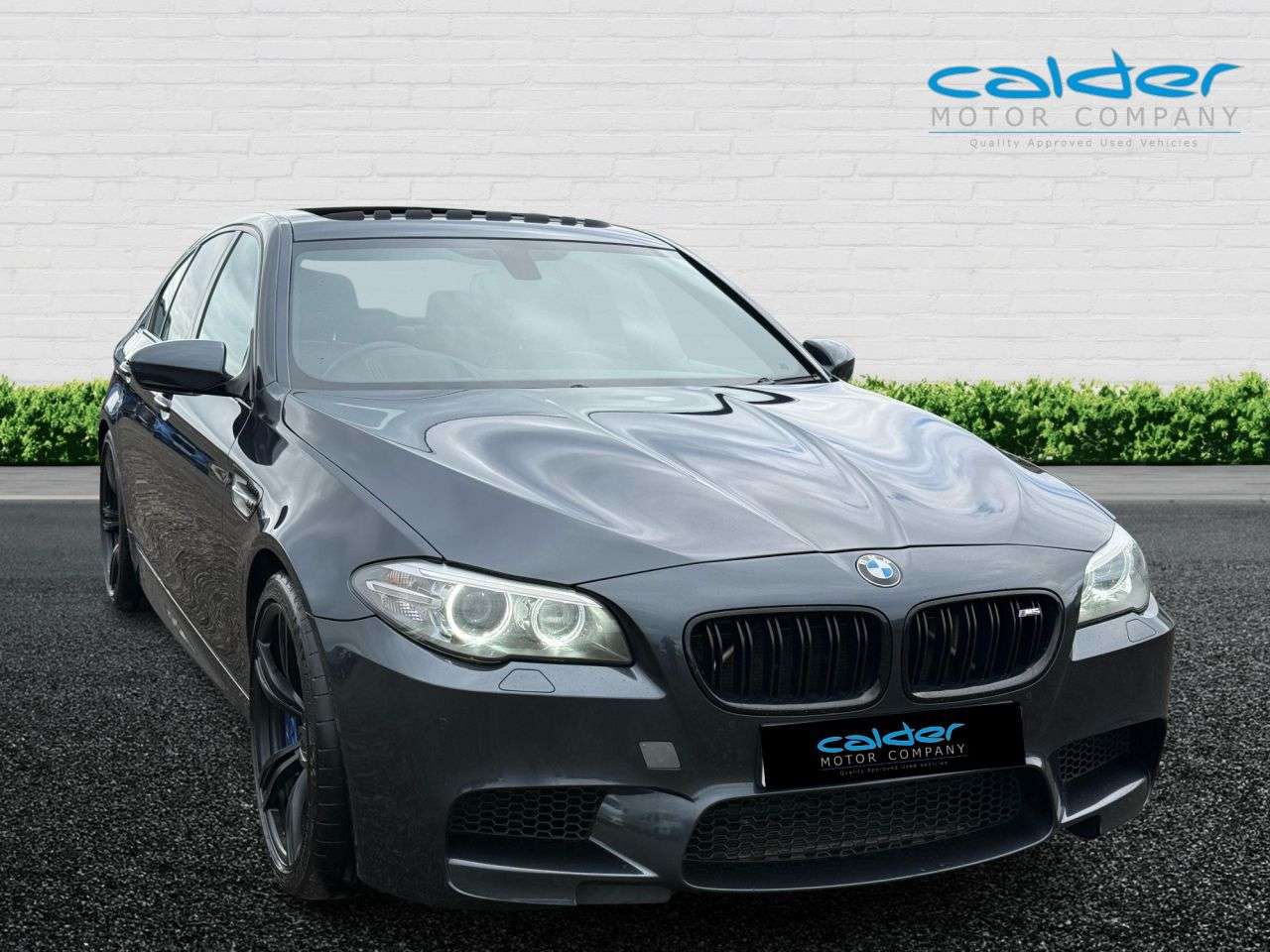 A 2013 BMW M5 4.4 V8 Saloon 4dr Petrol DCT Euro 5 (s/s) (560 ps) LOVELY HIGH SPEC EXAMPLE A 2013 BMW M5 4.4 V8 Saloon 4dr Petrol DCT Euro 5 (s/s) (560 ps) LOVELY HIGH SPEC EXAMPLE