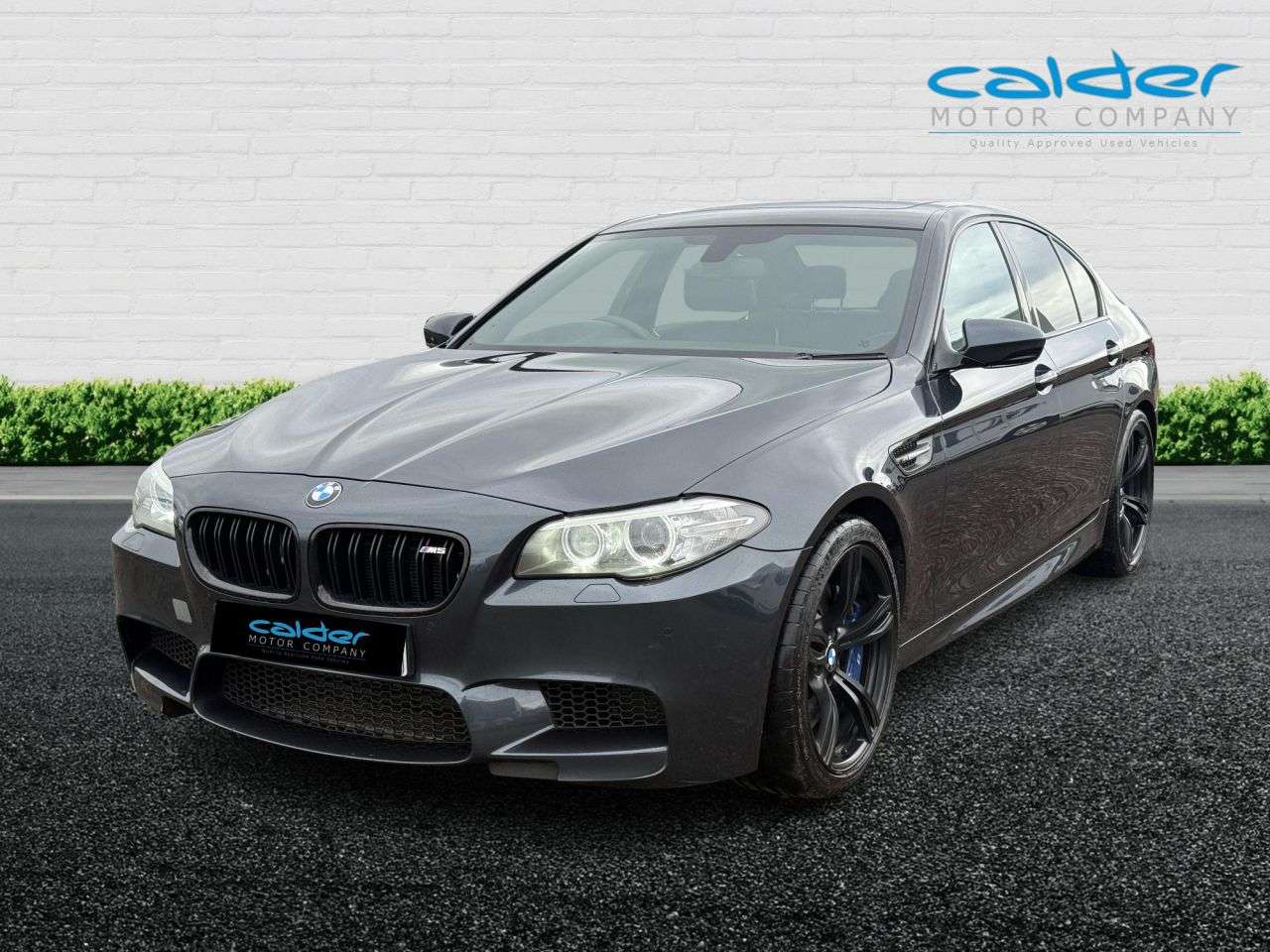 A 2013 BMW M5 4.4 V8 Saloon 4dr Petrol DCT Euro 5 (s/s) (560 ps) LOVELY HIGH SPEC EXAMPLE A 2013 BMW M5 4.4 V8 Saloon 4dr Petrol DCT Euro 5 (s/s) (560 ps) LOVELY HIGH SPEC EXAMPLE