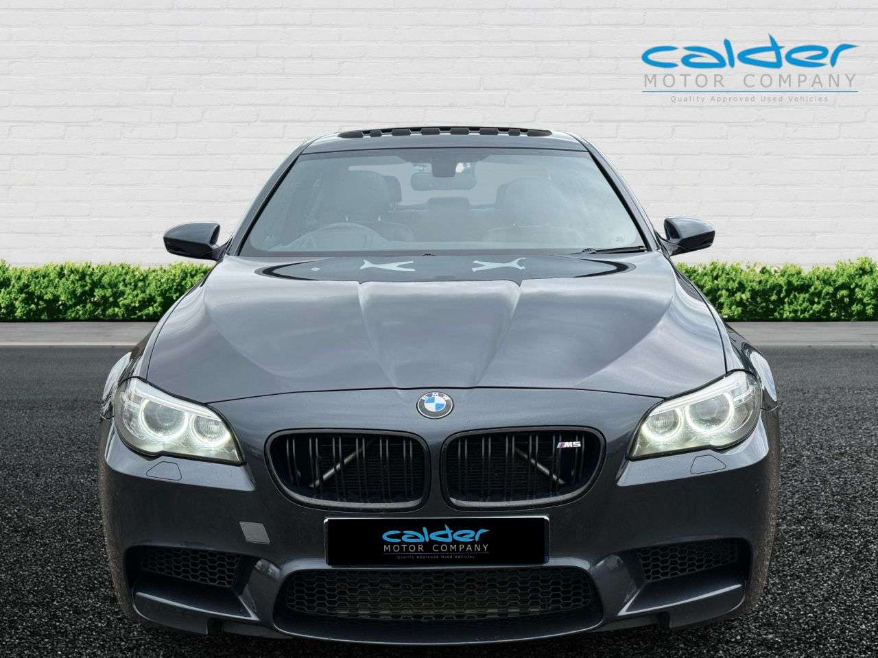 A 2013 BMW M5 4.4 V8 Saloon 4dr Petrol DCT Euro 5 (s/s) (560 ps) LOVELY HIGH SPEC EXAMPLE A 2013 BMW M5 4.4 V8 Saloon 4dr Petrol DCT Euro 5 (s/s) (560 ps) LOVELY HIGH SPEC EXAMPLE